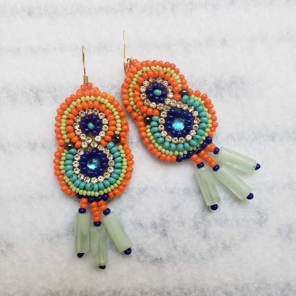 "Rainforest " beaded dangle earrings - Picture 2 of 2